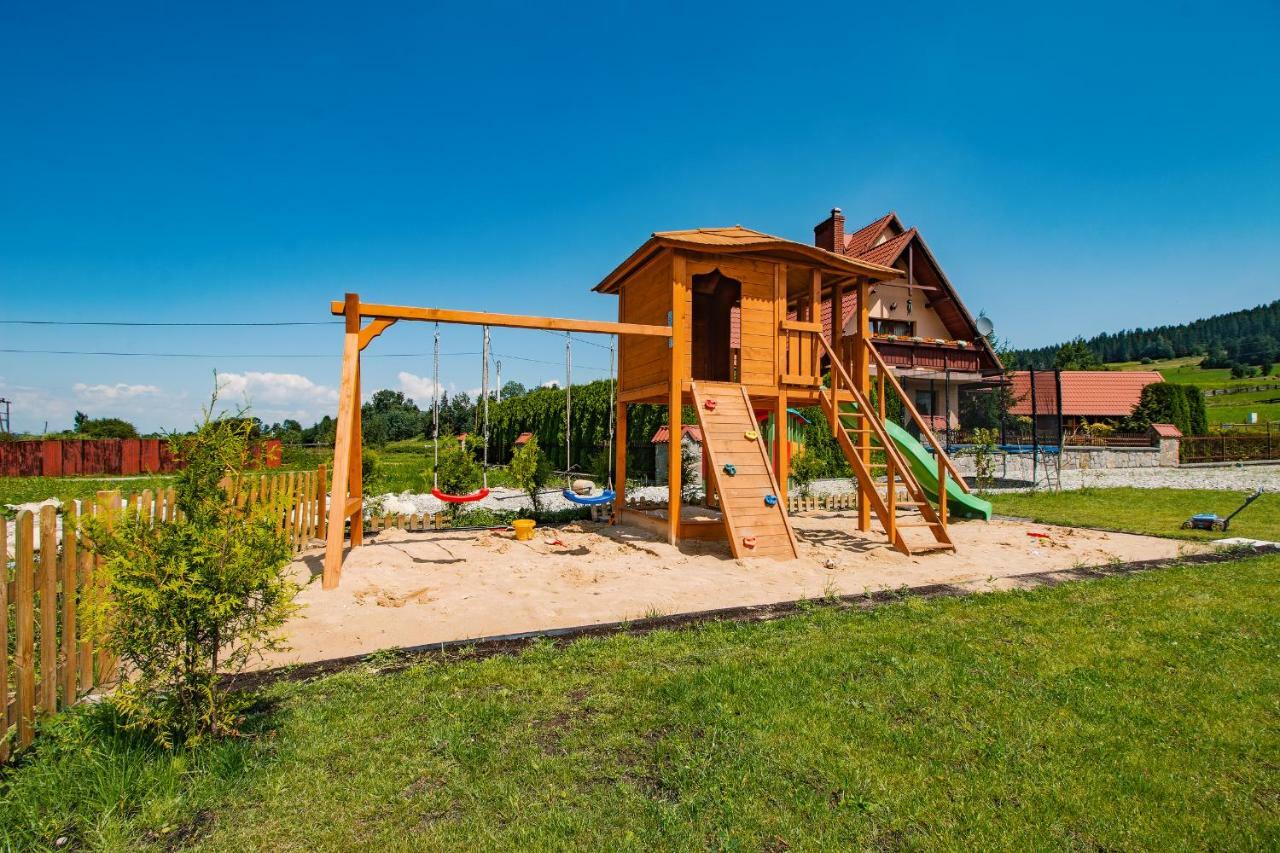 Villa Cicho Sza ชาร์นาโกรา ภายนอก รูปภาพ